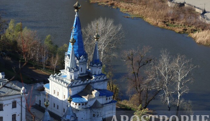 Вражає з перших метрів: фоторепортаж зі Святогірська після звільнення