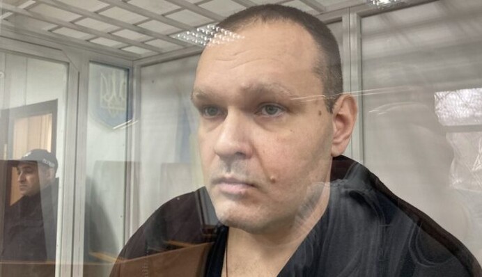 ​У Харкові суд виніс вирок коригувальнику, який навів ракети на будівлю ОВА: фото