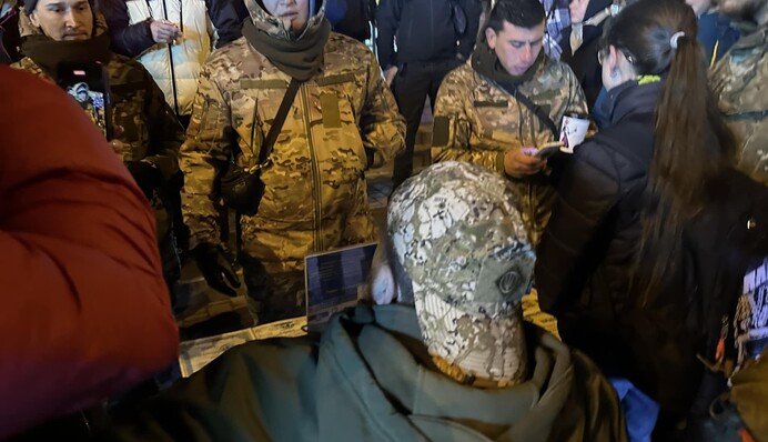 Силовики пришли с обысками к псевдоволонтерам, собиравшим деньги "для нужд ВСУ", фото и видео