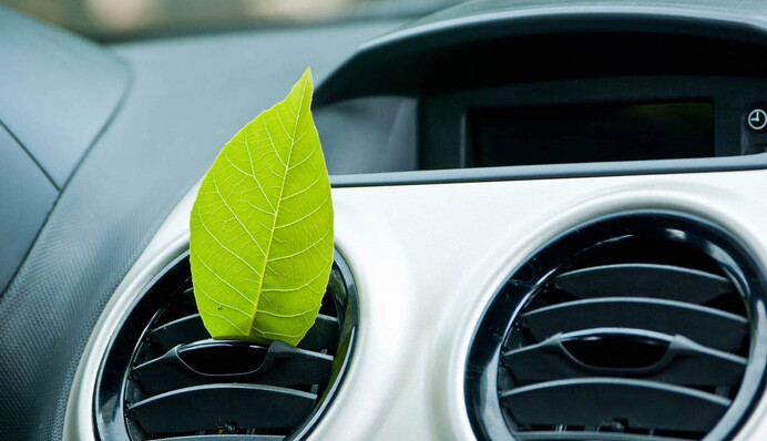 Лайфхак для водителей: как без освежителя воздуха избавиться от запаха в авто