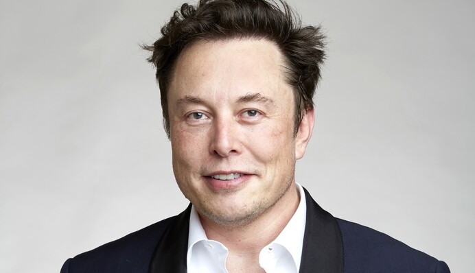Ілон Маск в центрі антисемітського скандалу: в чому суть і як відреагували Білий дім та великі компанії