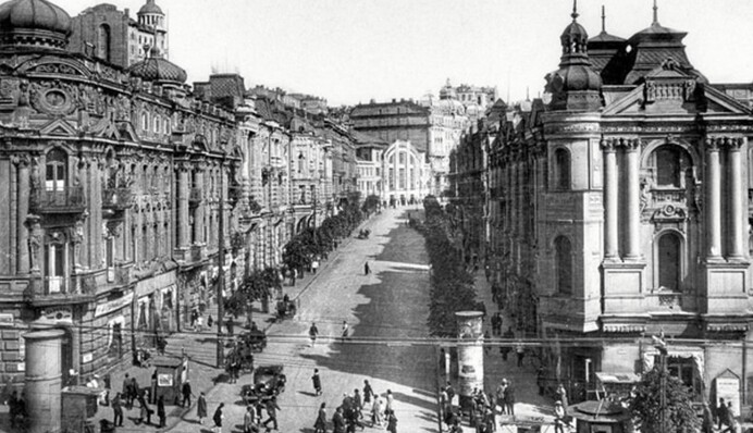 Розкішну будівлю знищила пожежа: як виглядав центр Києва у довоєнні роки, фото