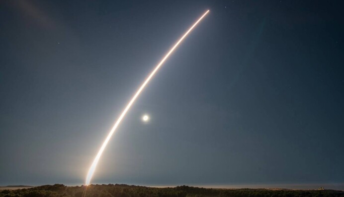 Франція провела випробування нової ракети, здатної нести ядерний заряд: фото і відео