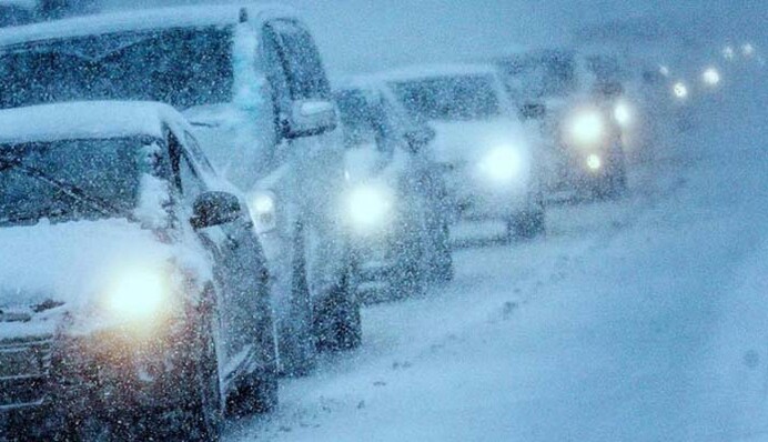 Україну з заходу накрила хвиля снігопадів: коли зачепить Київ, Харків та інші міста