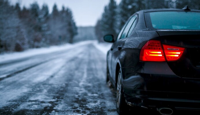 Поездка может стать последней: чего следует избегать водителям после первого снега