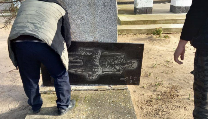 Окупанти знищили під Херсоном монумент жертвам Голодомору