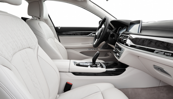 Как избавиться от неприятного запаха в авто: три полезных лайфхака