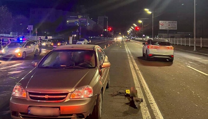 Наїхав в момент оформлення ДТП: у Києві водій Ford збив патрульного