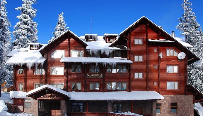 Відпочинок у Карпатах у грудні: скільки коштує поїхати в гори на вікенд