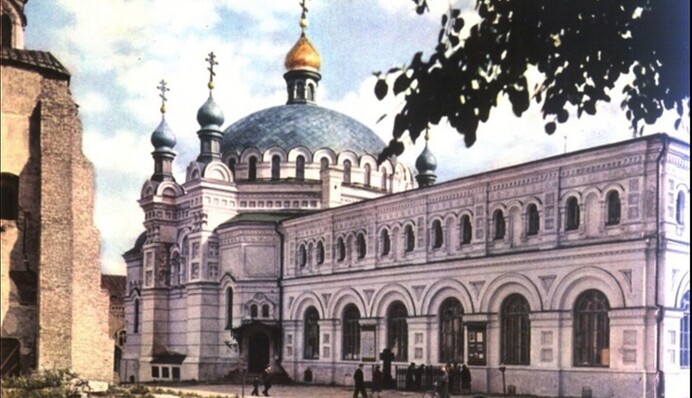 Потопав у зелені і квітах: як виглядав Київ після відбудови у повоєнні роки, архівні фото