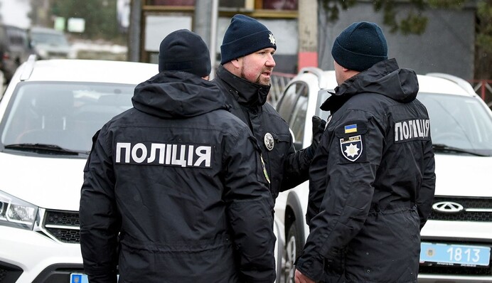 Чи має поліція право вносити дані до бази 