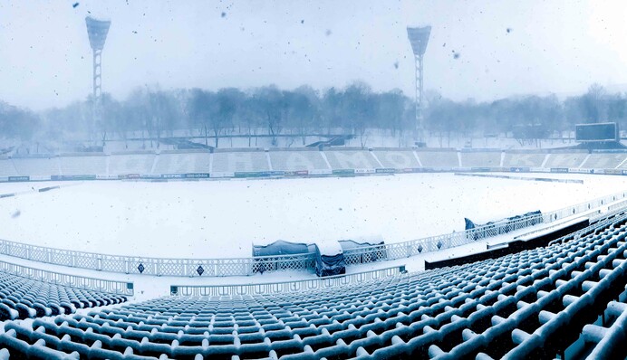 Стануть масовою мішенню: Кабмін хоче дозволити допуск глядачів на футбольні матчі