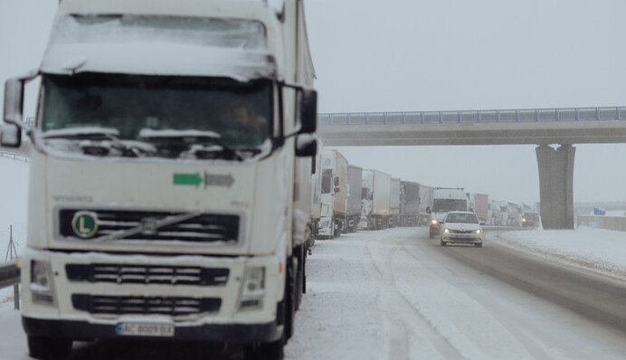 Блокада длится почти месяц: какая ситуация на границе с Польшей и сколько грузовиков в очередях