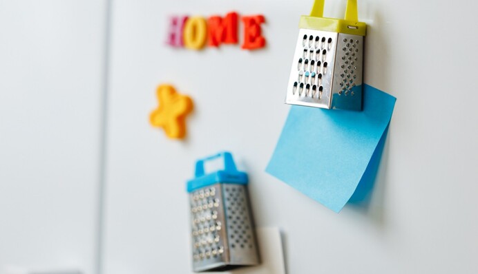 Приберіть їх негайно: чому не слід вішати магніти на холодильник