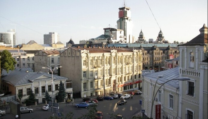 Сохранились дома ХІХ века: интересные факты о Круглоуниверситетской улице в Киеве, фото