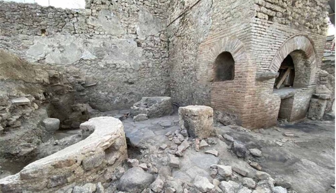 В Помпеях знайшли руїни пекарні, що була в’язницею для рабів і катівнею для віслюків, фото