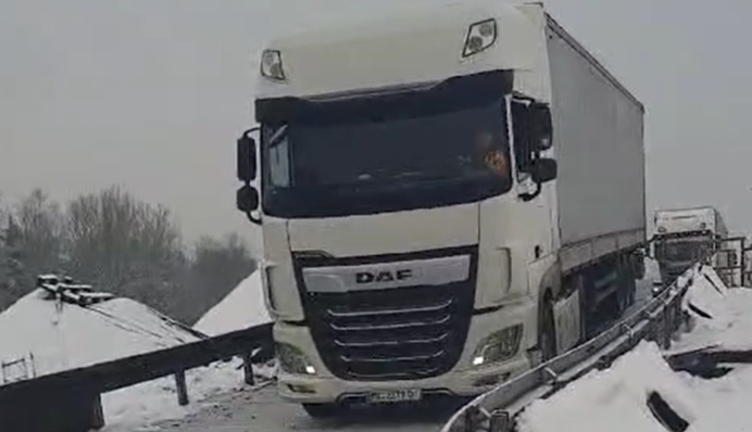 Блокаду прорвано? Перші фури з України прибули в Польщу