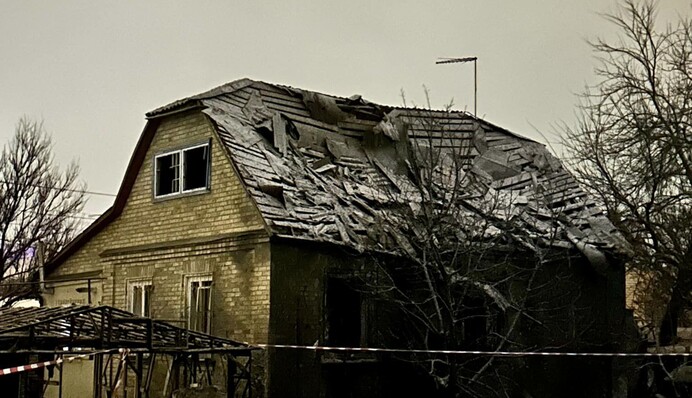 Росія вдарила по Києву балістикою, є поранені: всі подробиці ракетної атаки і фото