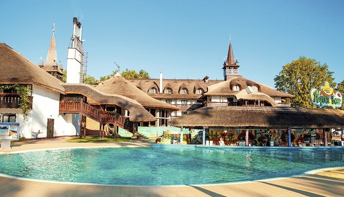 Скандал набирає обертів: в оздоровчому комплексі в Косино помітили символи 