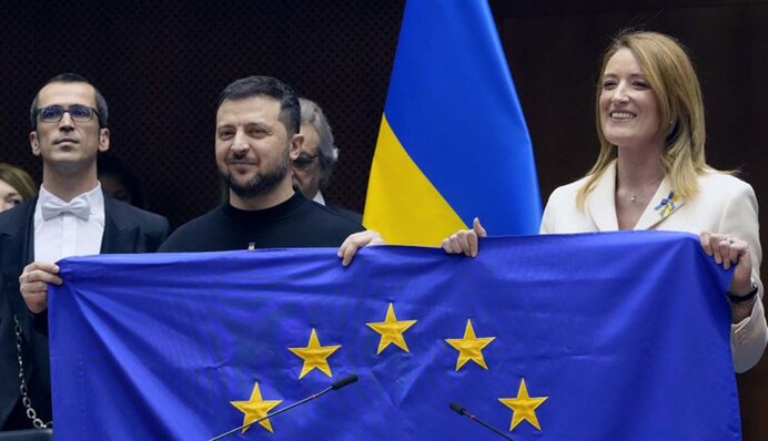 ЕС открыл дверь для Украины: хронология первого дня исторического саммита