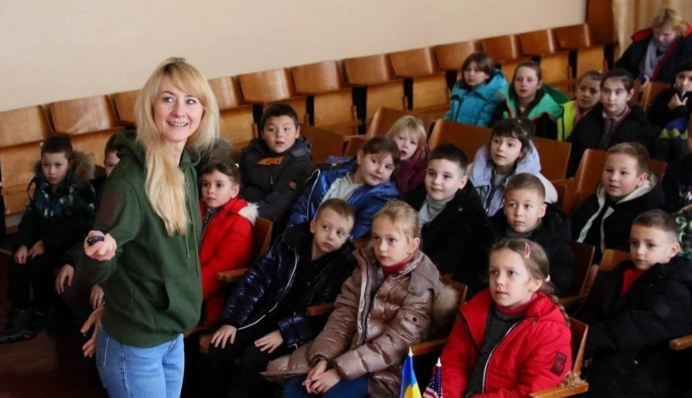 В школах Киевщины детей и учителей обучают минной безопасности: фото