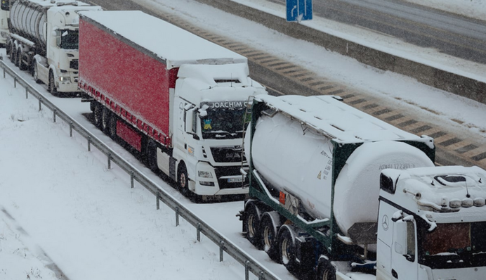 Поляки заблокували найбільший КПП на кордоні з Україною: що відомо