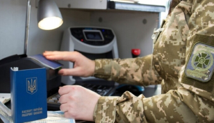 Скільки військовозобов'язаних виїжджають з України кожного дня: озвучено цифри