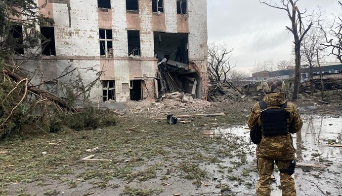 Троє загиблих, ще п’ятеро поранених: росіяни атакували Торецьк на Донеччині авіабомбами