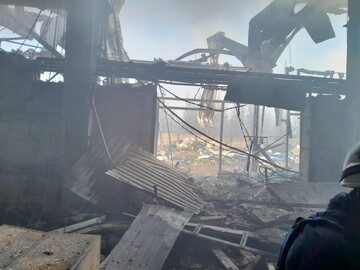 Росіяни вдарили по складу Червоного Хреста в Херсоні: всі запаси гумдопомоги знищено, фото