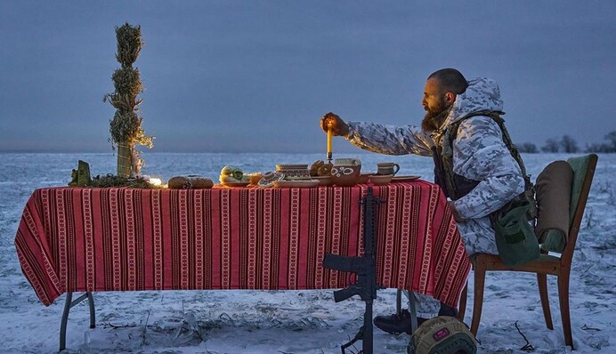 Українці зустрічають Святвечір і Різдво із західним світом. Христос рождається!
