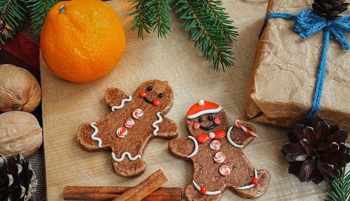 Не поспішайте їх викидати: лайфхак з кірками від апельсину на зимові свята