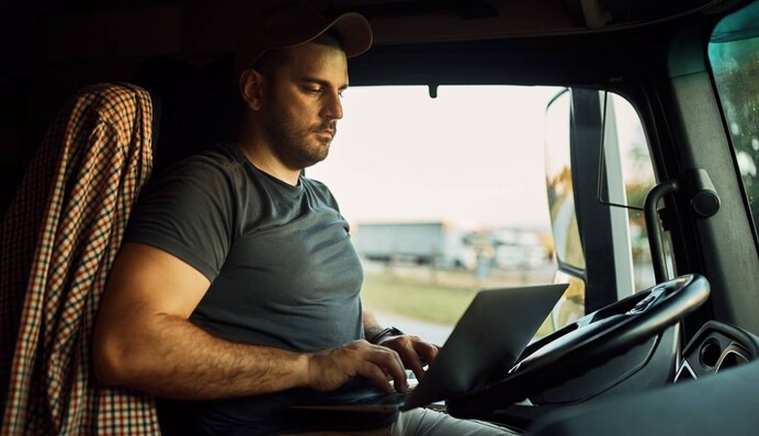 До 200 тысяч гривен в месяц: где водителям готовы платить рекордную зарплату