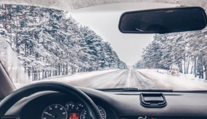 Навіщо в салоні авто тримати шкарпетки: три причини, про які знають не всі