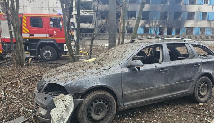 Russians aim to kill Ukrainian newborns - Materniry hospital in Dnipro caught on fire after a missile attack, photos and video