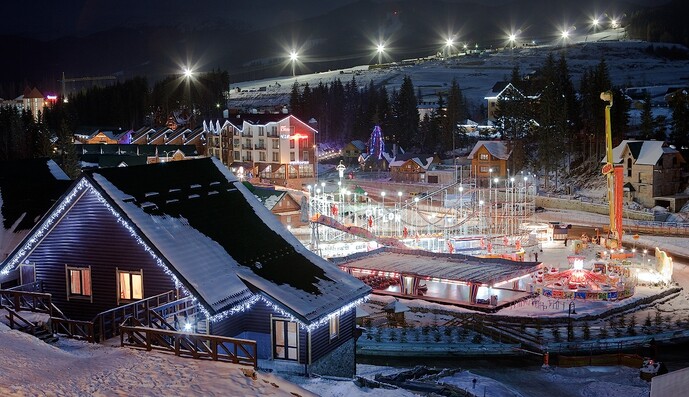 Буковель в ожидании Нового года: в сети показали фото и видео