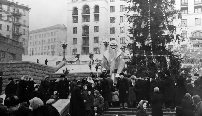Як святкували Новий рік у Києві  в минулому столітті: в мережі згадали архівні фото