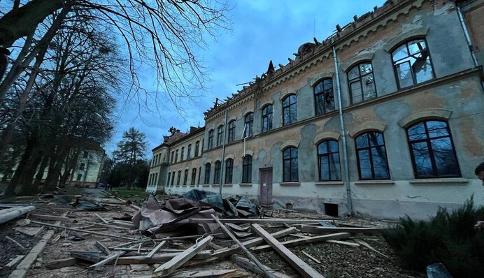 Львовщину атаковали 10 "шахедов": появились новые фото последствий ударов