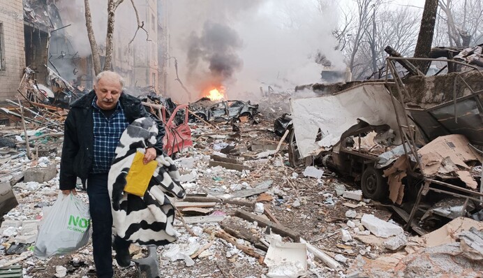 Dozens of injured, fires and destroyed residential buildings: Kyiv is recovering from a heavy missile attack, photo