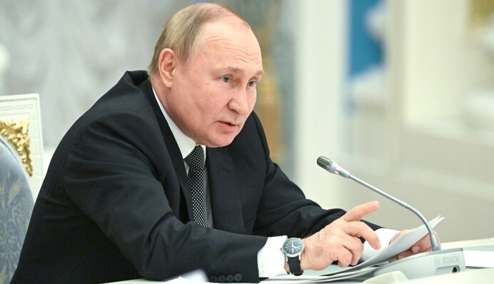 Путин упростил выдачу паспортов РФ: кого из украинцев это коснется