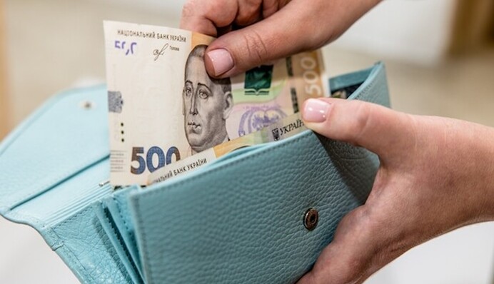 Выплаты переселенцам сокращают: кто с 1 февраля останется без помощи