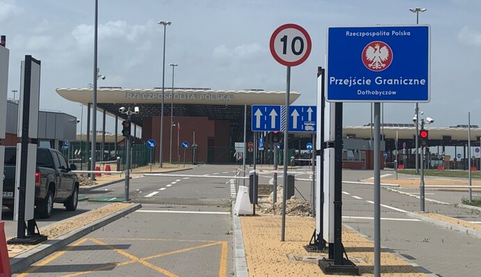 Українці видумують нові схеми, щоб втекти за кордон: прикордонники перелічили 