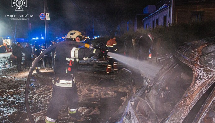 Росія вдарила ракетами по готелю в Харкові: поранено понад 10 людей, фото і відео