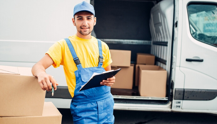 Можно получить 2500 долларов в месяц: где в Украине ищут водителя