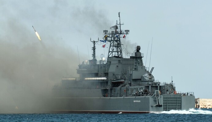 Перевозив секретні вантажі: нові деталі знищення в Криму десантного корабля 