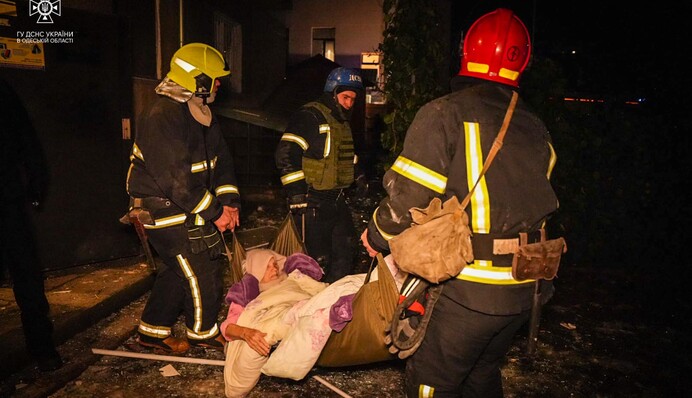 Россия атаковала ночью "шахедами" юг Украины: фото и видео