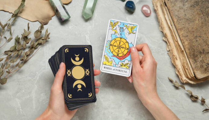 Риби відчують розчарування, а Раки шукатимуть рівновагу: гороскоп за картами Таро 19 січня