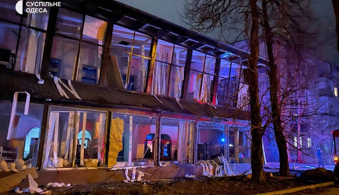 Били по мирным людям: фото последствий двойного удара "шахедов" по Одессе