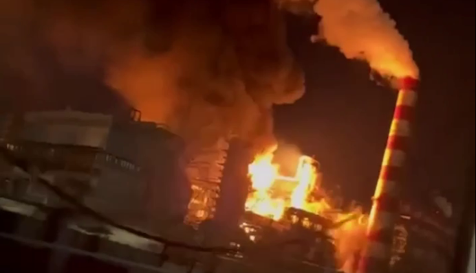 Забезпечував паливом військових: нічну "бавовну" на заводі в Росії влаштувала СБУ