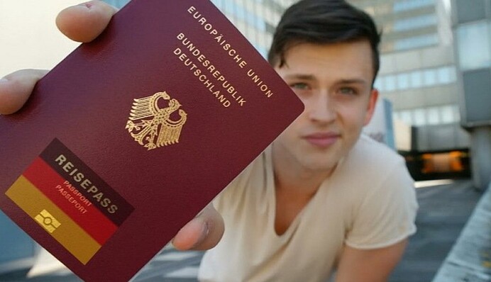 Німеччина спрощує отримання громадянства: що варто знати українським біженцям