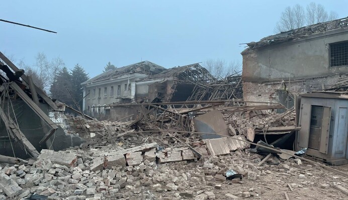 Повреждены детсад и многоэтажки: фото и видео последствий удара "Искандером" по Славянску